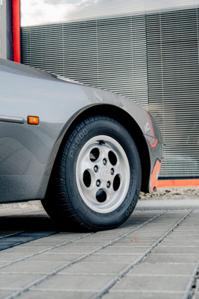 Porsche 944 – Image 9